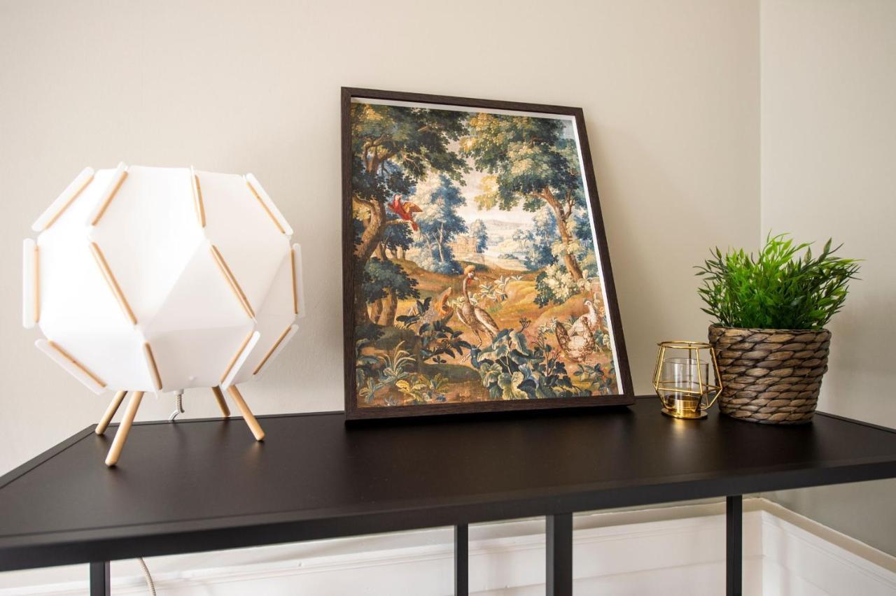 Joivy Bright & Spacious Apt In Stockbridge エディンバラ エクステリア 写真